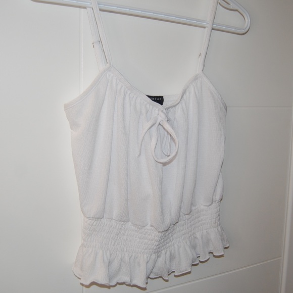 *New* White Tie Front Crop Top - Picture 2 of 3